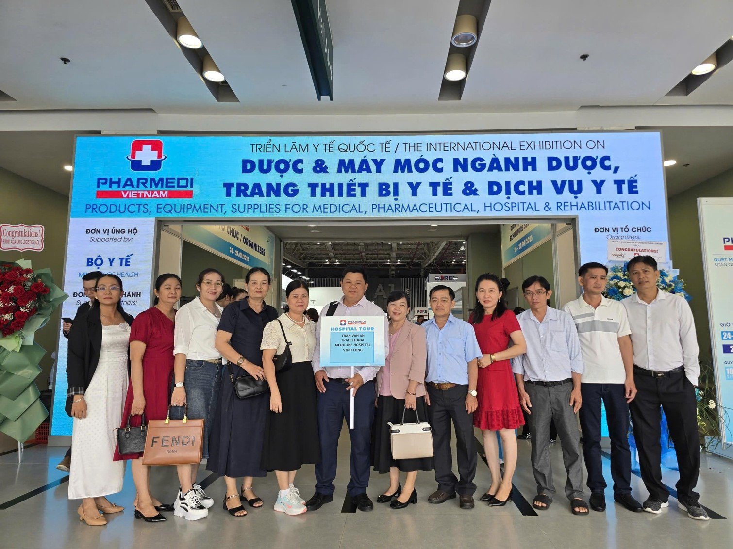 Các đoàn bệnh viện tham quan triển lãm. Nguồn: Pharmedi Vietnam