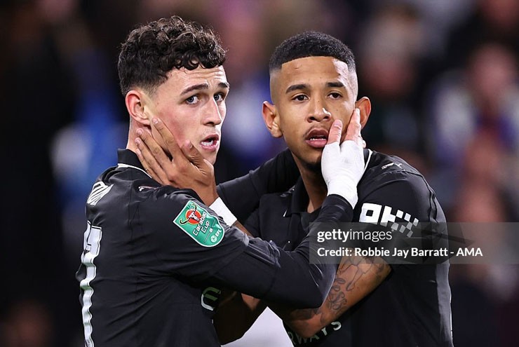 Man City tỏ ra quá mạnh so với&nbsp;Huddersfield&nbsp;