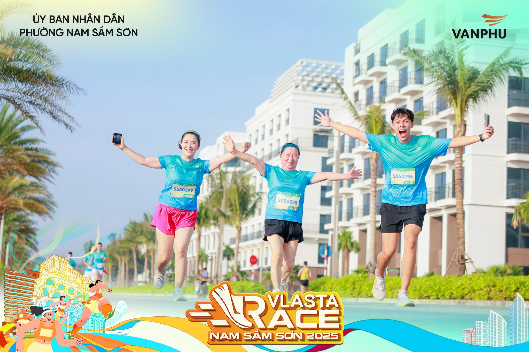 Ba thế hệ cùng nhau sải bước - một hình ảnh đẹp của sự gắn kết và tiếp nối.