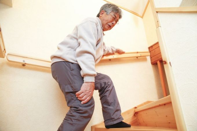 Đau lưng, mỏi vai gáy, tê bì chân tay “đeo bám” - Tố cáo bạn “phạm” sai lầm này! - 1