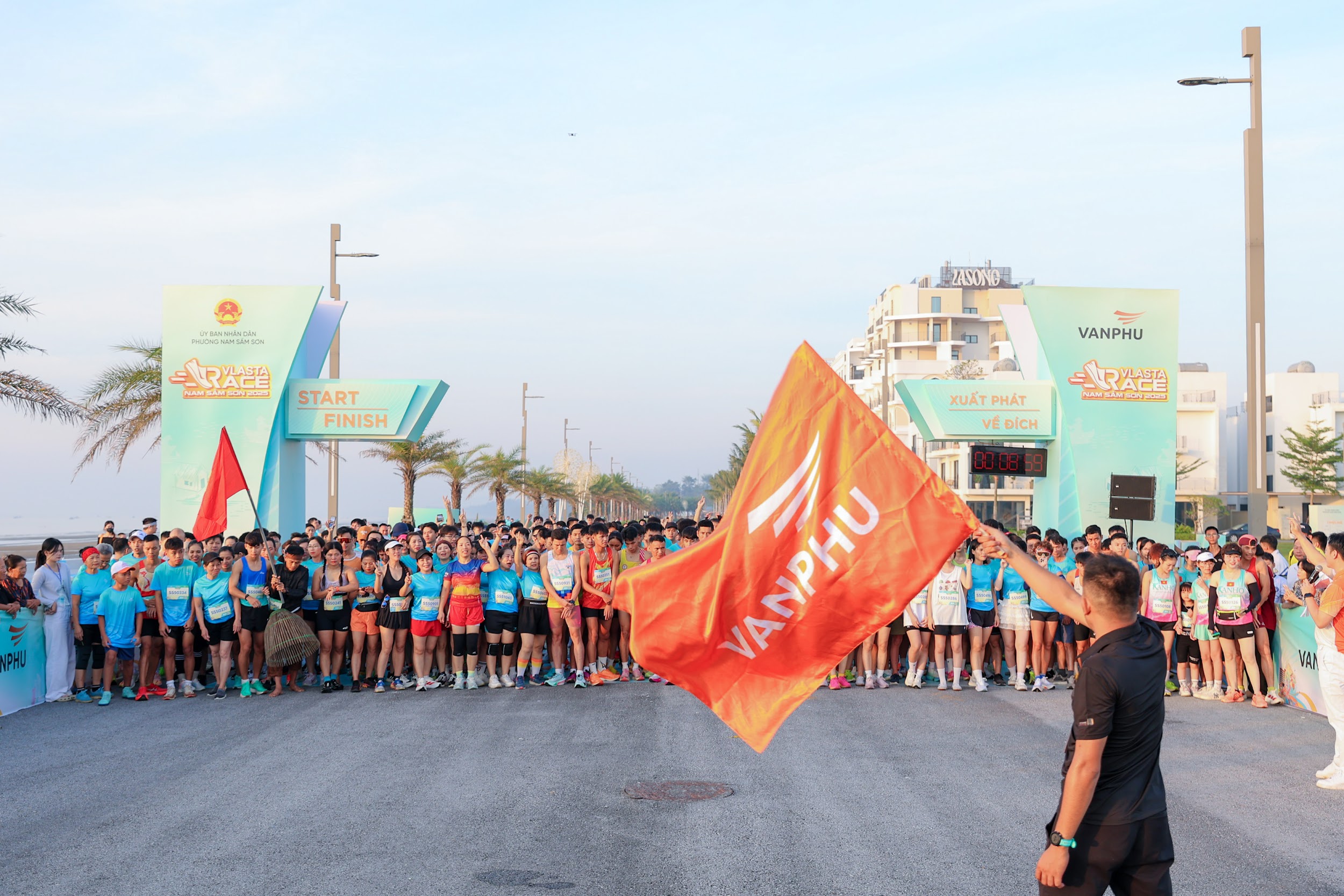 Vlasta Race Nam Sầm Sơn 2025 được UBND phường Nam Sầm Sơn phối hợp tổ chức cùng Công ty CP Phát triển BĐS Văn Phú.