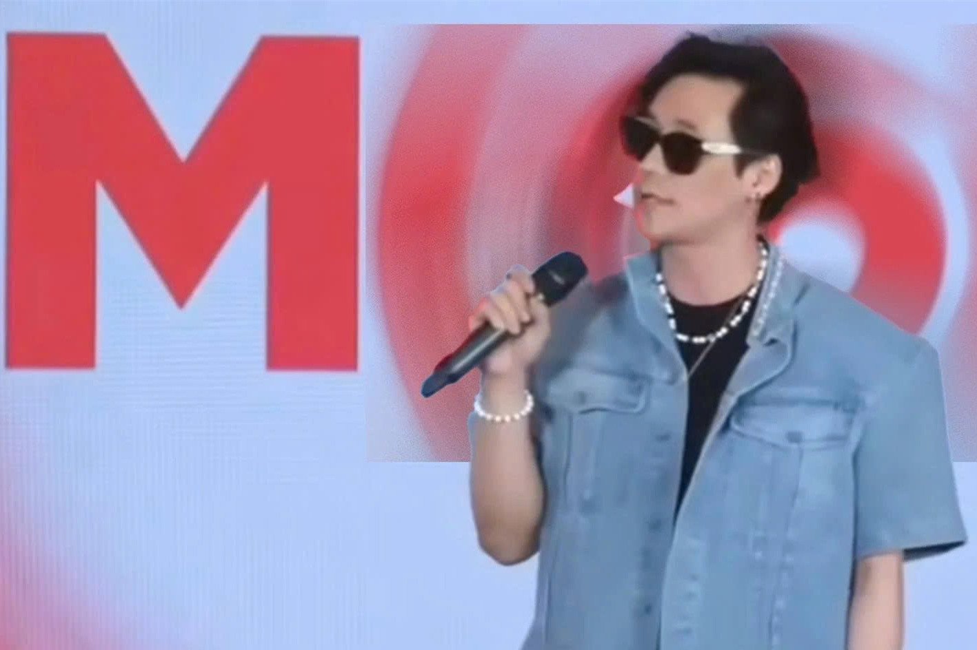 Ca sĩ Khánh Phương sở hữu bề dày lịch sử biểu diễn cho các nhà cái khá đáng nể. Ảnh: Chụp màn hình