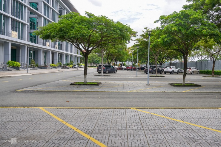 Hiện trạng Trung tâm hành chính 1.000 tỷ đồng đề xuất làm trường học - 9