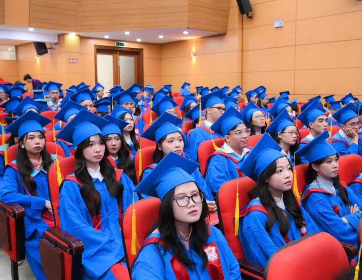 Sinh viên Trường ĐH Y Hà Nội trong lễ tốt nghiệp năm 2025. Ảnh: NGHIÊM HUÊ