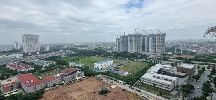 Thị trường bất động sản, nhà ở xã hội là vấn đề lớn cần nhiều giải pháp tổng thể để bình ổn. Ảnh: VIẾT LONG