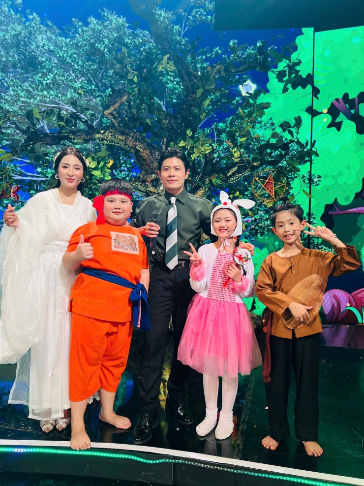 Muối Dubai là gương mặt quen thuộc trên sóng truyền hình.