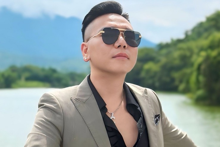 Loạt page có tên "Châu Việt Cường" quảng cáo cờ bạc, quản lý và ca sĩ bất ngờ lên tiếng