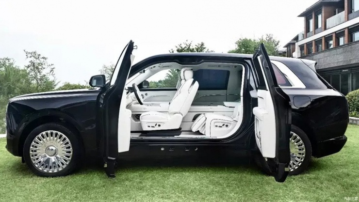 Tập đoàn Trung Quốc ra mắt mẫu xe "nhái" Rolls-Royce Cullinan gây tranh cãi - 1
