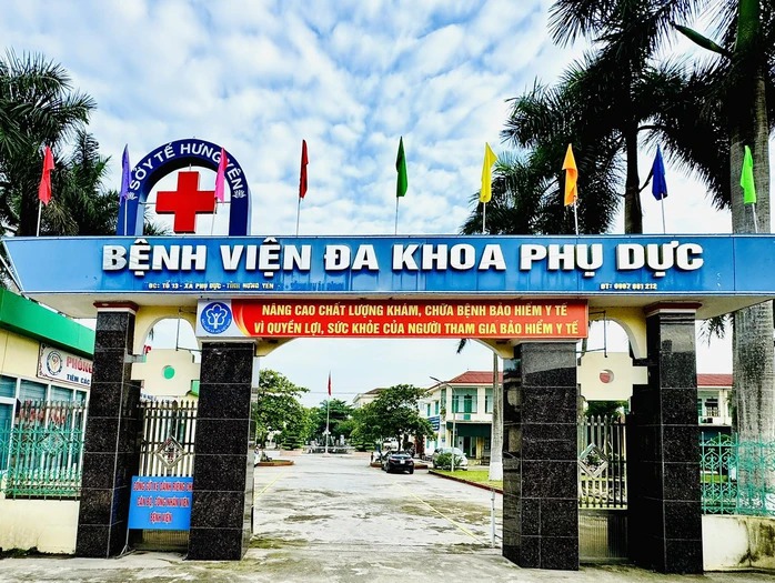 42 học sinh và một giáo viên Trường Tiểu học An Mỹ lần lượt được đưa đến Bệnh viện Đa Khoa Phụ Dực cấp cứu