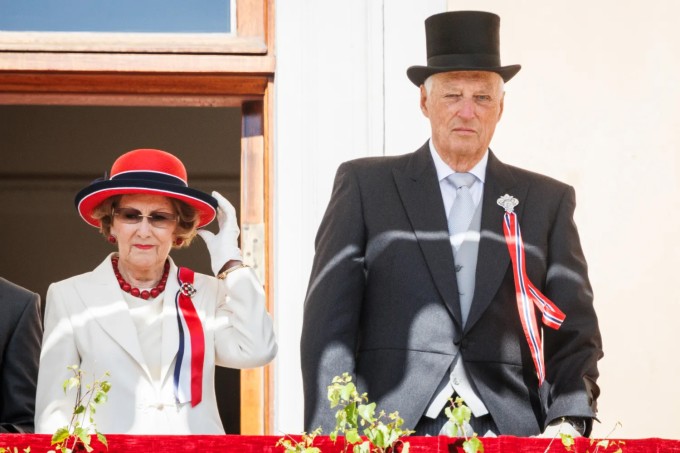 Vợ chồng Vua và Hoàng hậu Na Uy. Ảnh: Ole Hagen