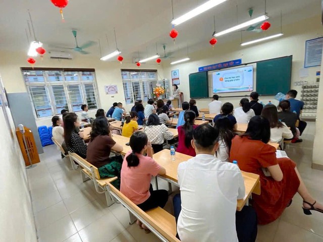 Một buổi họp phụ huynh đầu năm học.