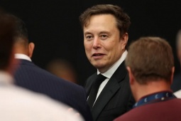 Xe điện của Elon Musk bị chê, doanh số giảm thê thảm
