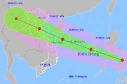 Bão số 10 Bualoi đi nhanh gấp đôi cơn bão khác, tăng cấp khi vào Biển Đông
