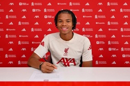 Bóng đá - Thần đồng 17 tuổi được Liverpool tăng lương 360%, vẫn chỉ bằng số lẻ của Salah