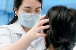 Người phụ nữ 29 tuổi ở Hà Nội nhập viện gấp sau khi tẩy nốt ruồi ở chỗ người quen