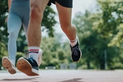 Bác sĩ nêu lý do chạy bộ khiến bạn già nhanh hơn