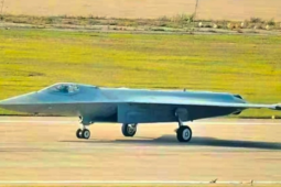 Xuất hiện ảnh cận cảnh tiêm kích không cánh đuôi Trung Quốc