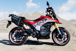 Mô tô điện có radar như ô tô, đi tới 323 km/lần sạc, giá rẻ không tưởng!