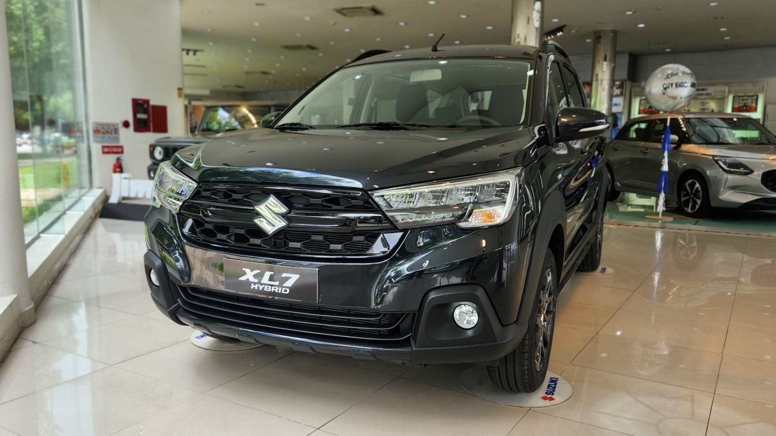 Suzuki XL7 Hybrid phiên bản Black Edition xuất hiện tại đại lý - 3