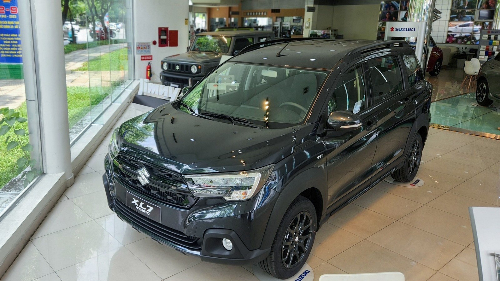 Suzuki XL7 Hybrid phiên bản Black Edition xuất hiện tại đại lý - 1