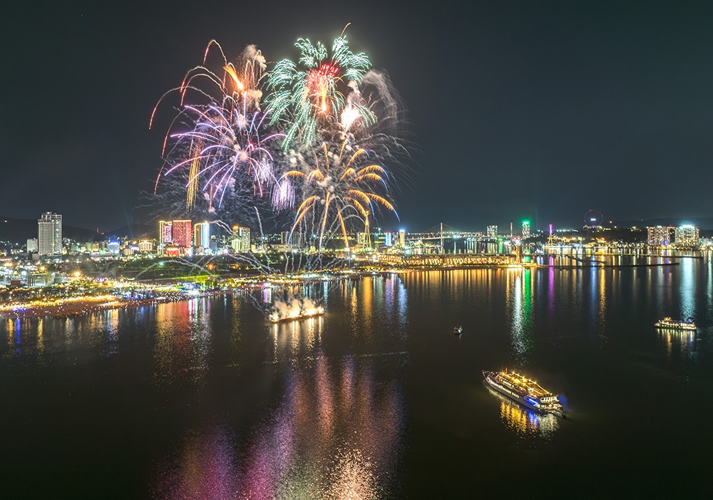 Trải nghiệm pháo hoa hàng tuần tại Sun Elite City, Phường Bãi Cháy