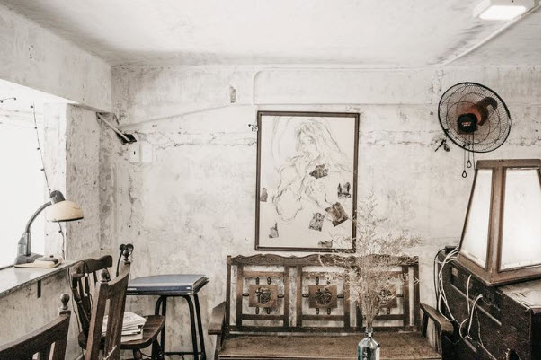 Một góc quán Hoàng Thị Café