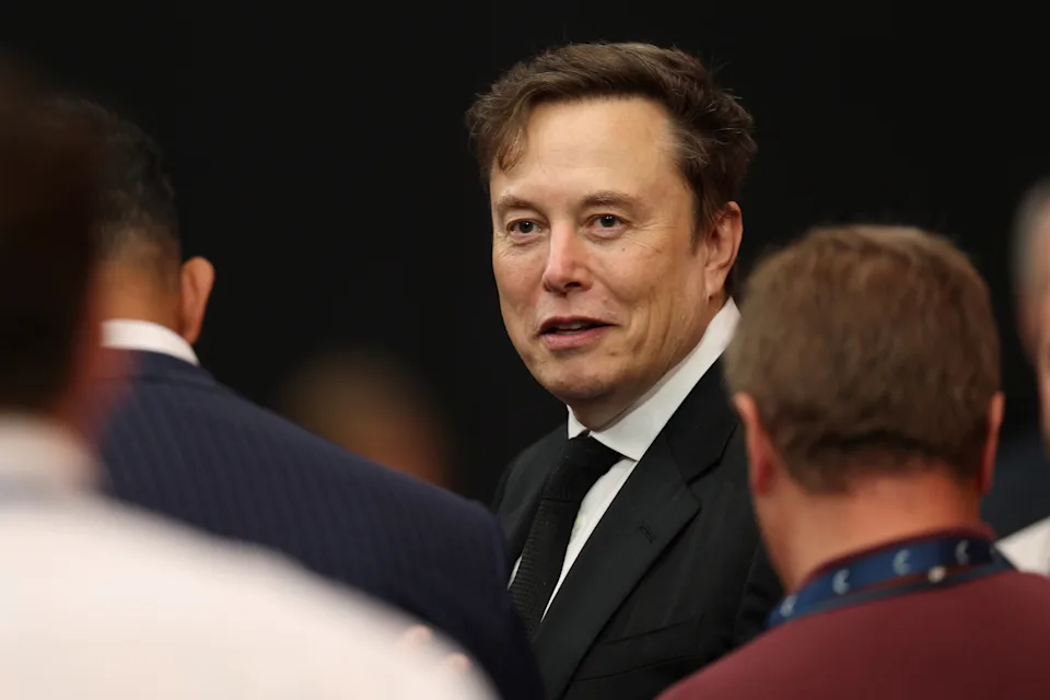 Xe điện của Elon Musk bị chê, doanh số giảm thê thảm