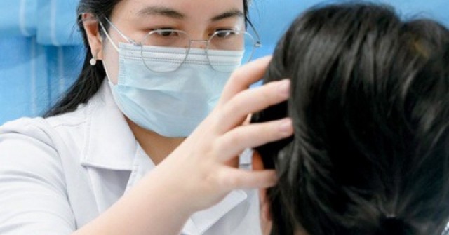 Người phụ nữ 29 tuổi ở Hà Nội nhập viện gấp sau khi tẩy nốt ruồi ở chỗ người quen