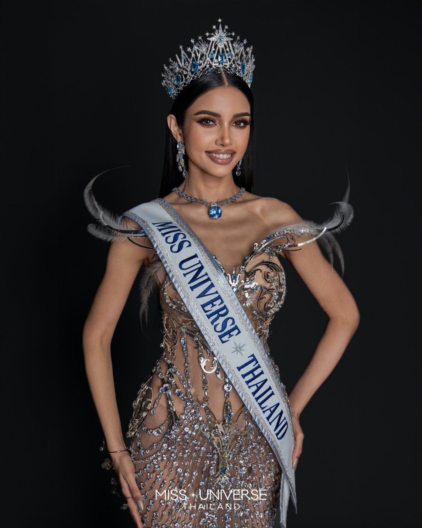 Hoa hậu Hương Giang giành vị trí số 1 trong BXH này ở Miss Universe 2025 - 11