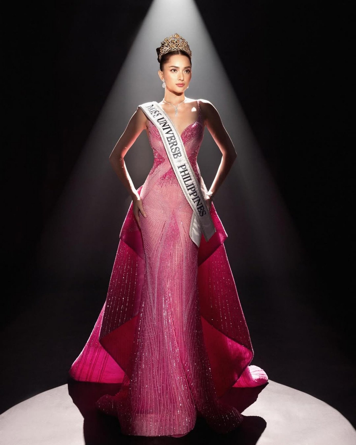 Hoa hậu Hương Giang giành vị trí số 1 trong BXH này ở Miss Universe 2025 - 3