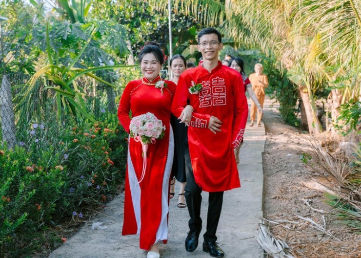 Hải Âu hạnh phúc đón vợ về nhà