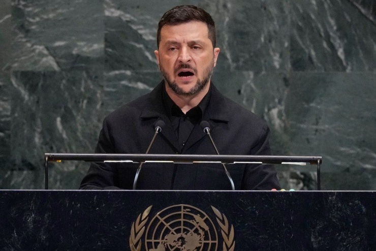 Tổng thống Ukraine Volodymir Zelensky phát biểu tại Đại hội đồng Liên Hợp Quốc ở New York, ngày 24/9. (Ảnh: AP)