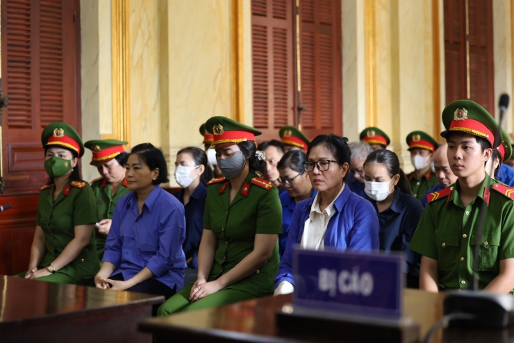 Đề nghị tuyên phạt cựu Tổng giám đốc SJC Lê Thúy Hằng đến 30 năm tù - 2