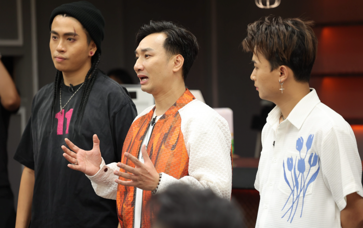 Khán giả lo ngại sự kiện Fan meeting của dàn anh trai chông gai ảnh hưởng do cơn bão số 10.