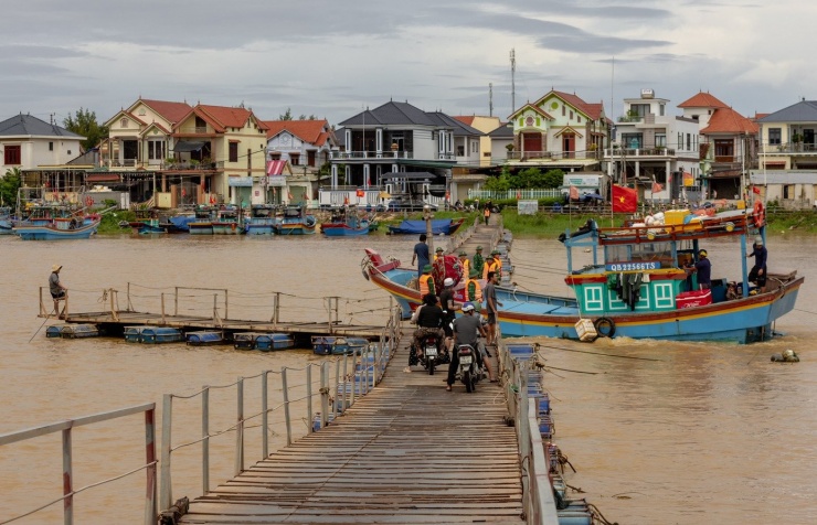 Quân dân Quảng Trị chạy đua với bão số 10 - 4