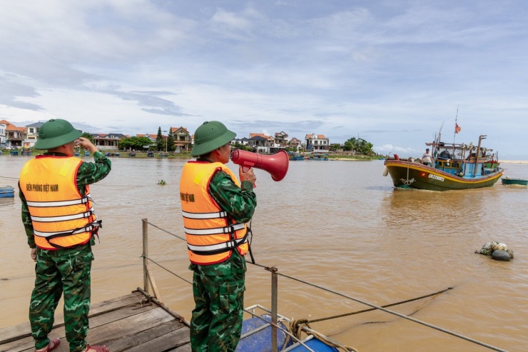 Quân dân Quảng Trị chạy đua với bão số 10 - 3
