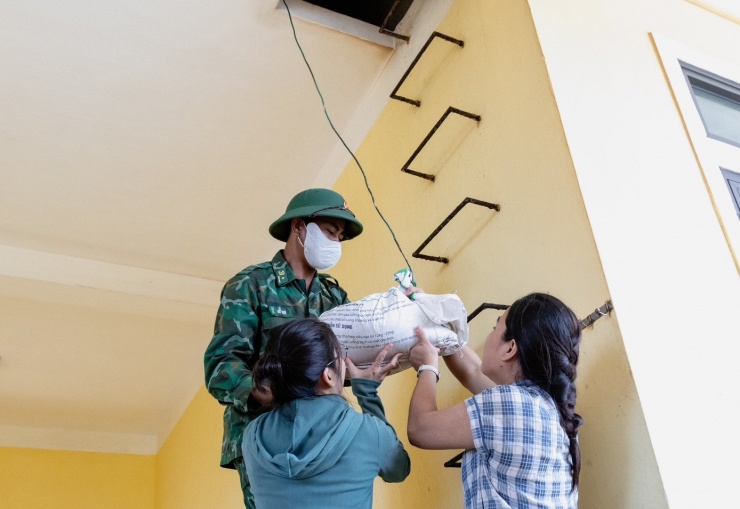 Quân dân Quảng Trị chạy đua với bão số 10 - 15