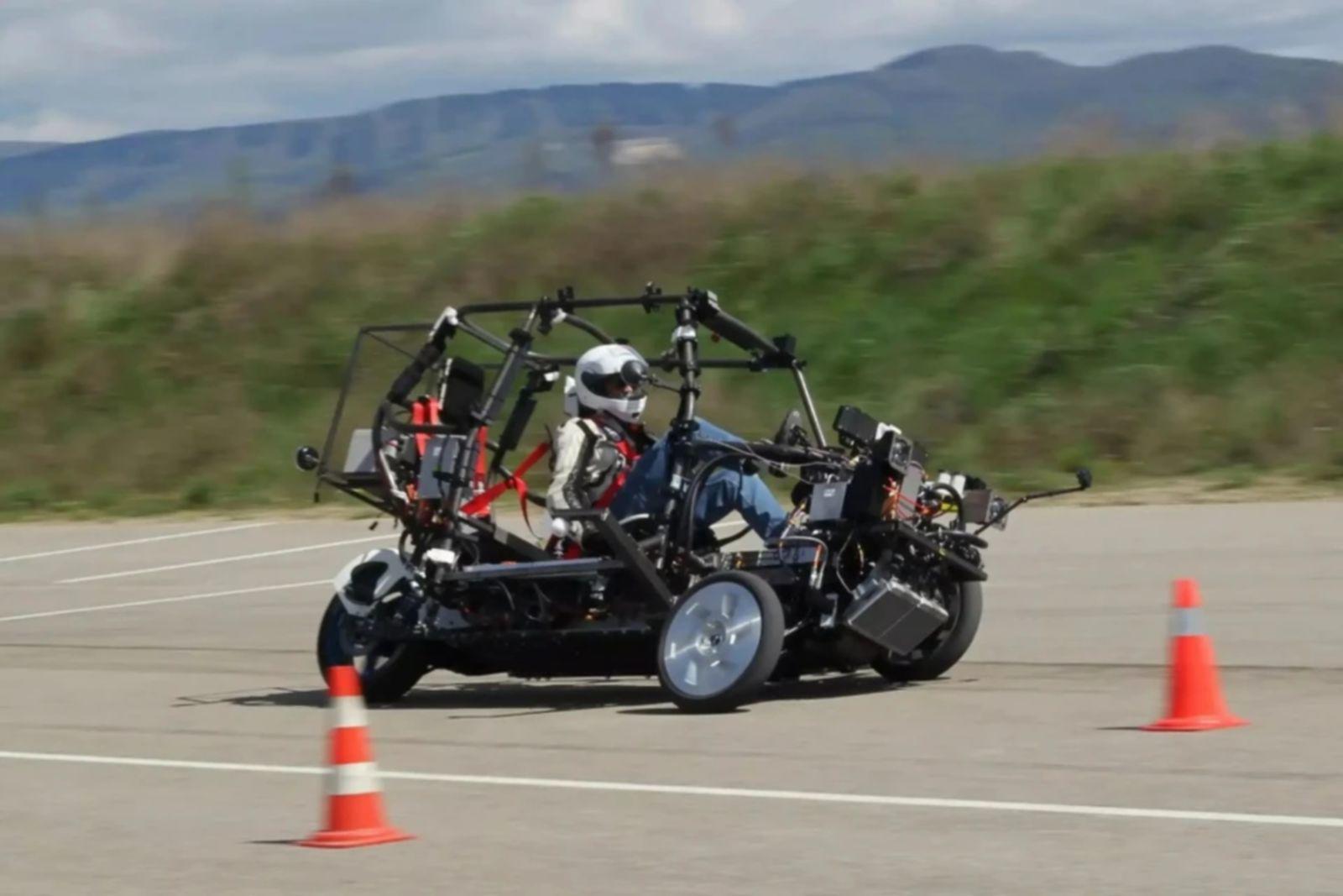 Độc lạ xe điện 3 bánh có khả năng đạt 120km/h - 2