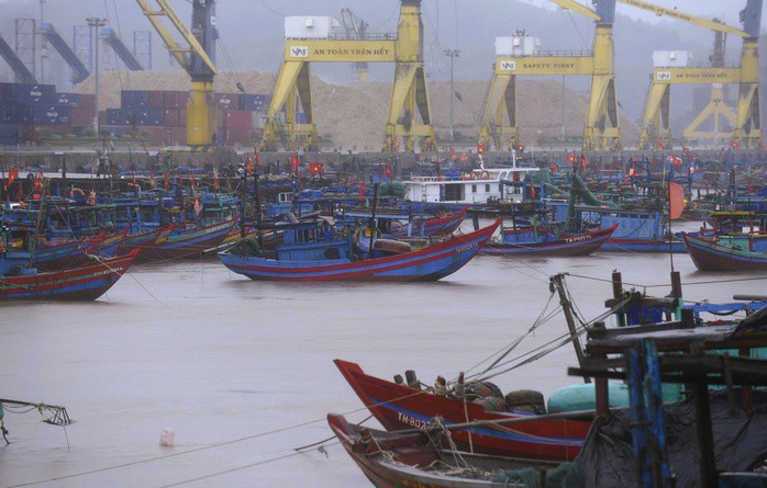 Bão số 10 Bualoi di chuyển nhanh bất thường, Thủ tướng chỉ đạo khẩn ứng phó - 1