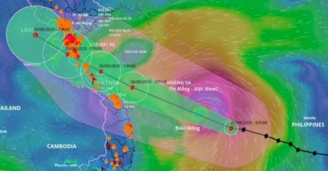 Bão vào lúc triều cường, sóng biển có thể cao 5...