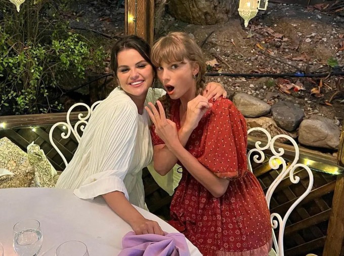 Selena Gomez và Taylor Swift. Ảnh: Instagram Selena
