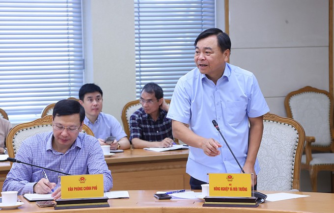 Thứ trưởng Bộ Nông nghiệp và Môi trường Nguyễn Hoàng Hiệp đánh giá về tác động của bão Bualoi sáng 27/9. Ảnh: VGP