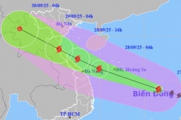 Tin tức trong ngày - Bão số 10 Bualoi giật cấp 15, lao nhanh với tốc độ 35-40 km/giờ, hướng vào miền Trung