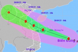 Bão số 10 Bualoi giật cấp 15, sóng biển cao 8-10 m: Hỏa tốc cấm tàu thuyền ra khơi
