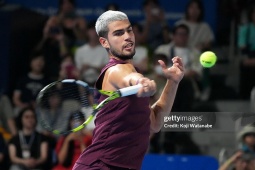 Video tennis Alcaraz - Zizou Bergs: Kịch tính "cơn mưa" break (Japan Open)