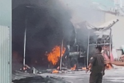 Media - Cháy nổ bãi giữ xe ở phường An Phú Đông, nhiều người hoảng loạn