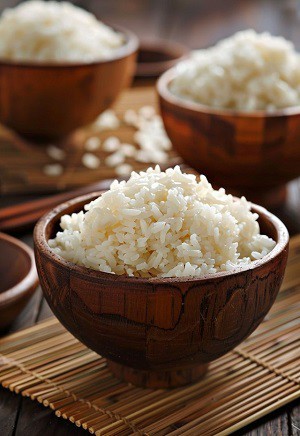 Cơm trắng là tinh bột nhanh, làm đường huyết tăng vọt.