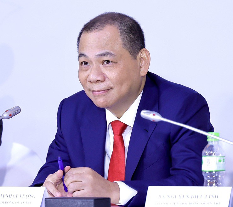 Tỷ phú Phạm Nhật Vượng đã vượt qua loạt doanh nhân nổi tiếng trên bảng xếp hạng tỷ phú USD thế giới
