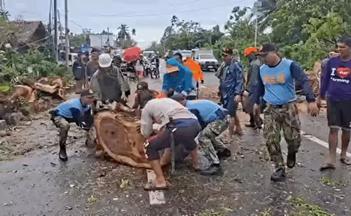 Philippines nỗ lực khắc phục hậu quả sau 3 trận bão lớn (ảnh: Inquirer)