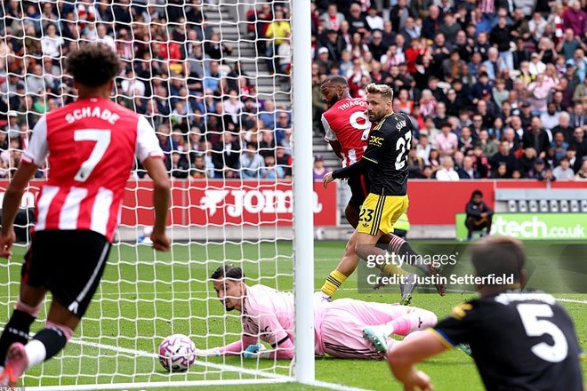 Trực tiếp bóng đá Brentford - MU: Bàn thua thứ 3 nhục nhã (Ngoại hạng Anh) (Hết giờ) - 2